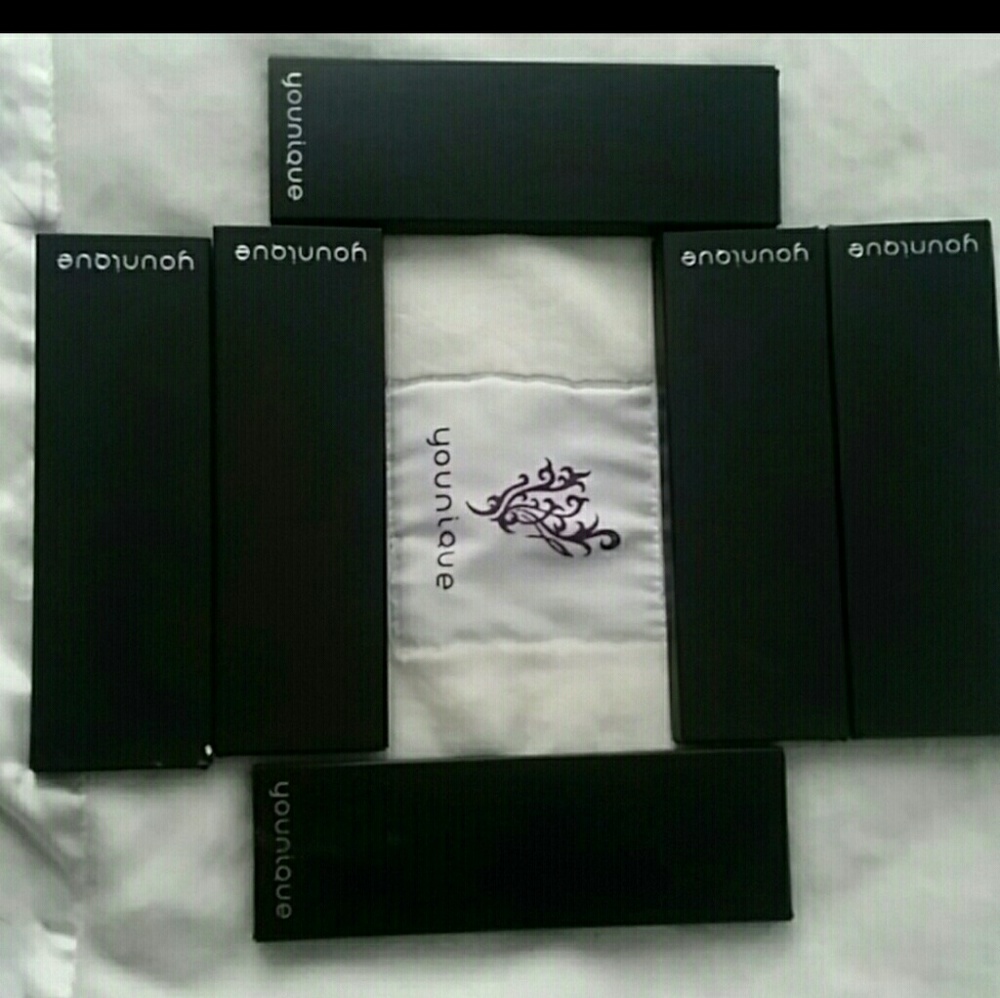 Younique  empty quad paletes